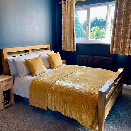 Large 5 Bed Detached House Near Stansted Airport With Parking For 2 Vehicles! Stansted Stays Stansted Mountfitchet Ngoại thất bức ảnh